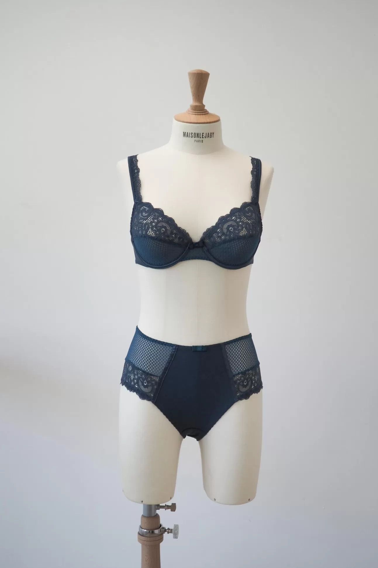 Maison Lejaby Gaby*Culotte Taille Haute Bleu Nuit En Dentelle De Calais Nuit Bleue