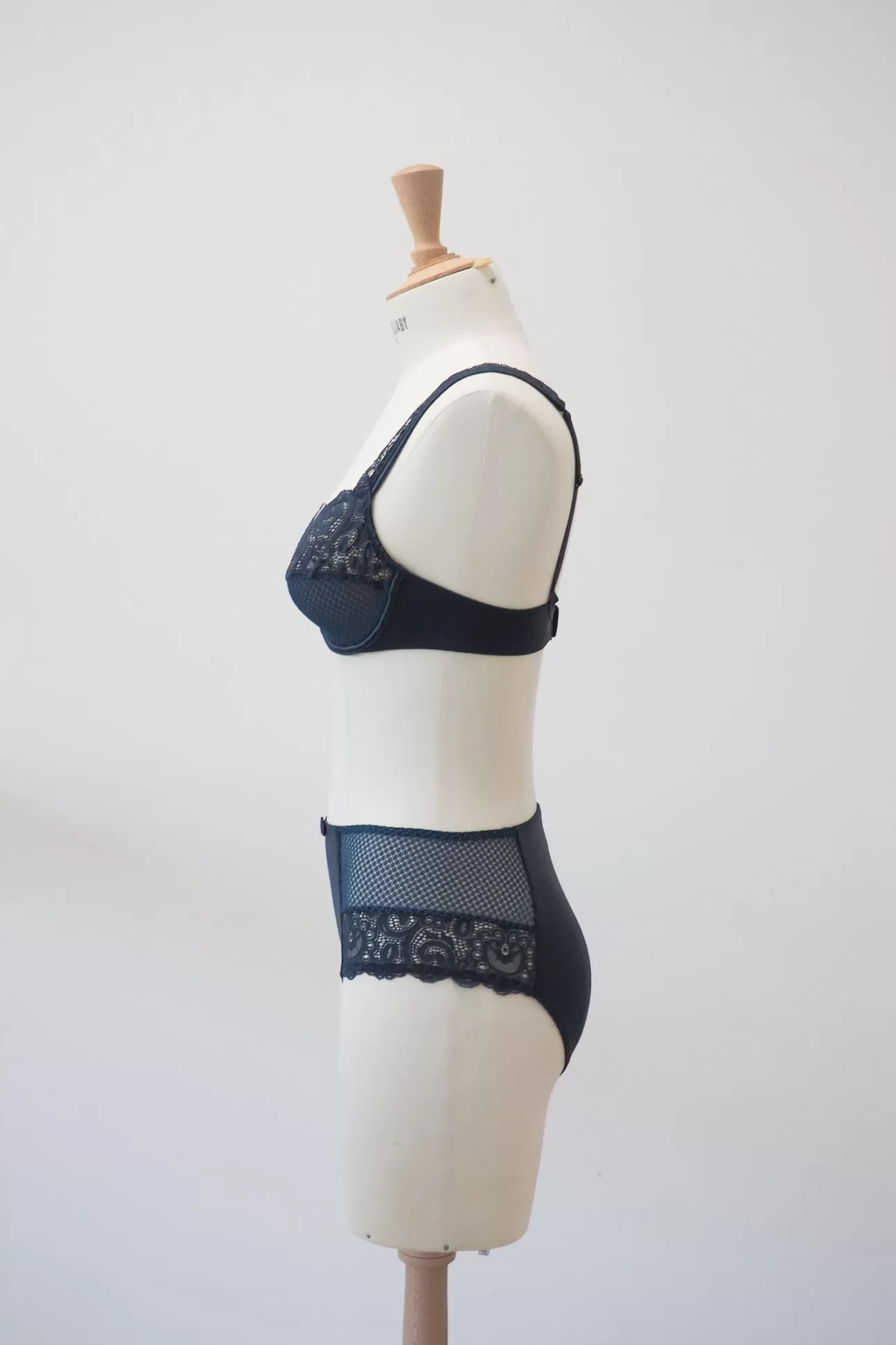 Maison Lejaby Gaby*Culotte Taille Haute Bleu Nuit En Dentelle De Calais Nuit Bleue