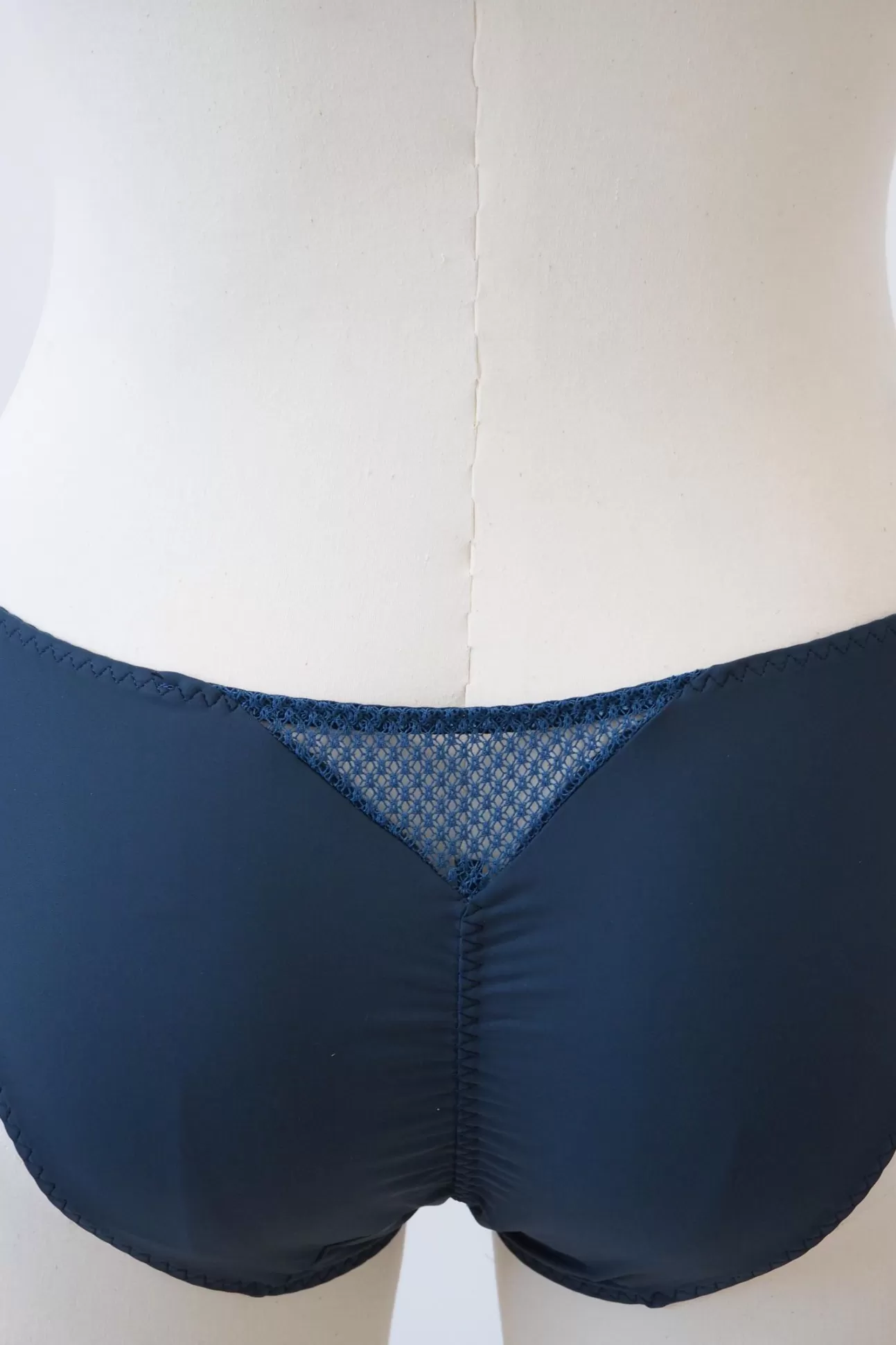 Maison Lejaby Gaby*Petite Culotte Bleu Nuit En Dentelle De Calais Nuit Bleue