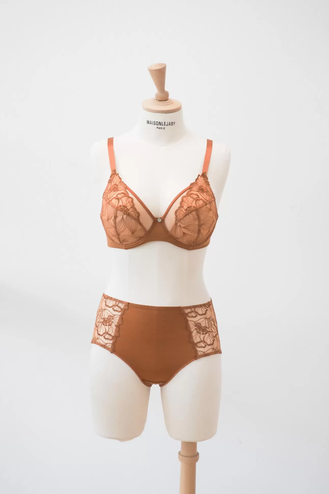Maison Lejaby Flora*Soutien-Gorge Armatur Grande Taille En Broderie Suisse Ocre Sienne