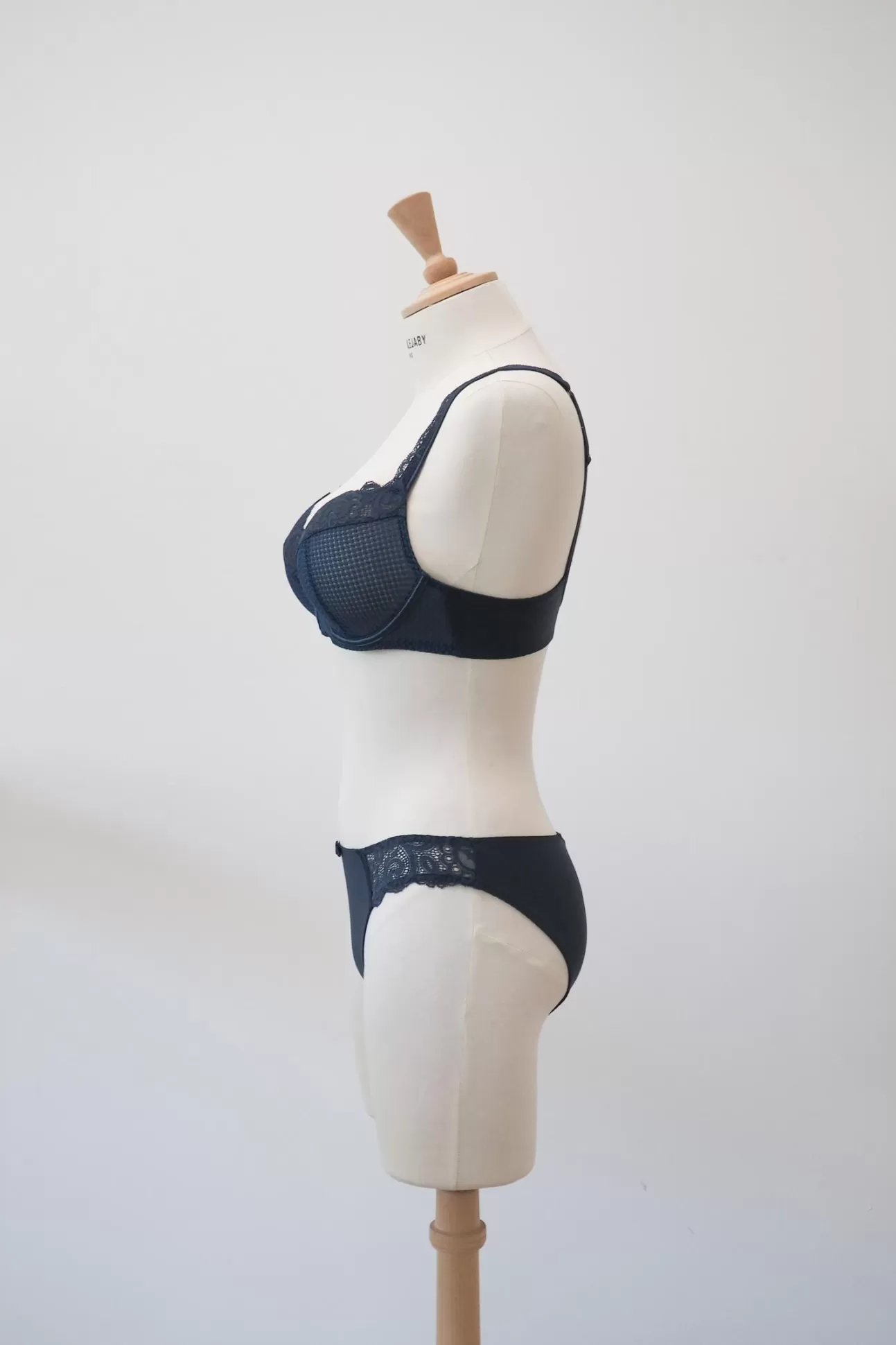 Maison Lejaby Gaby*Soutien-Gorge Balconnet Armatur Grande Taille Bleu Nuit En Dentelle De Calais Nuit Bleue
