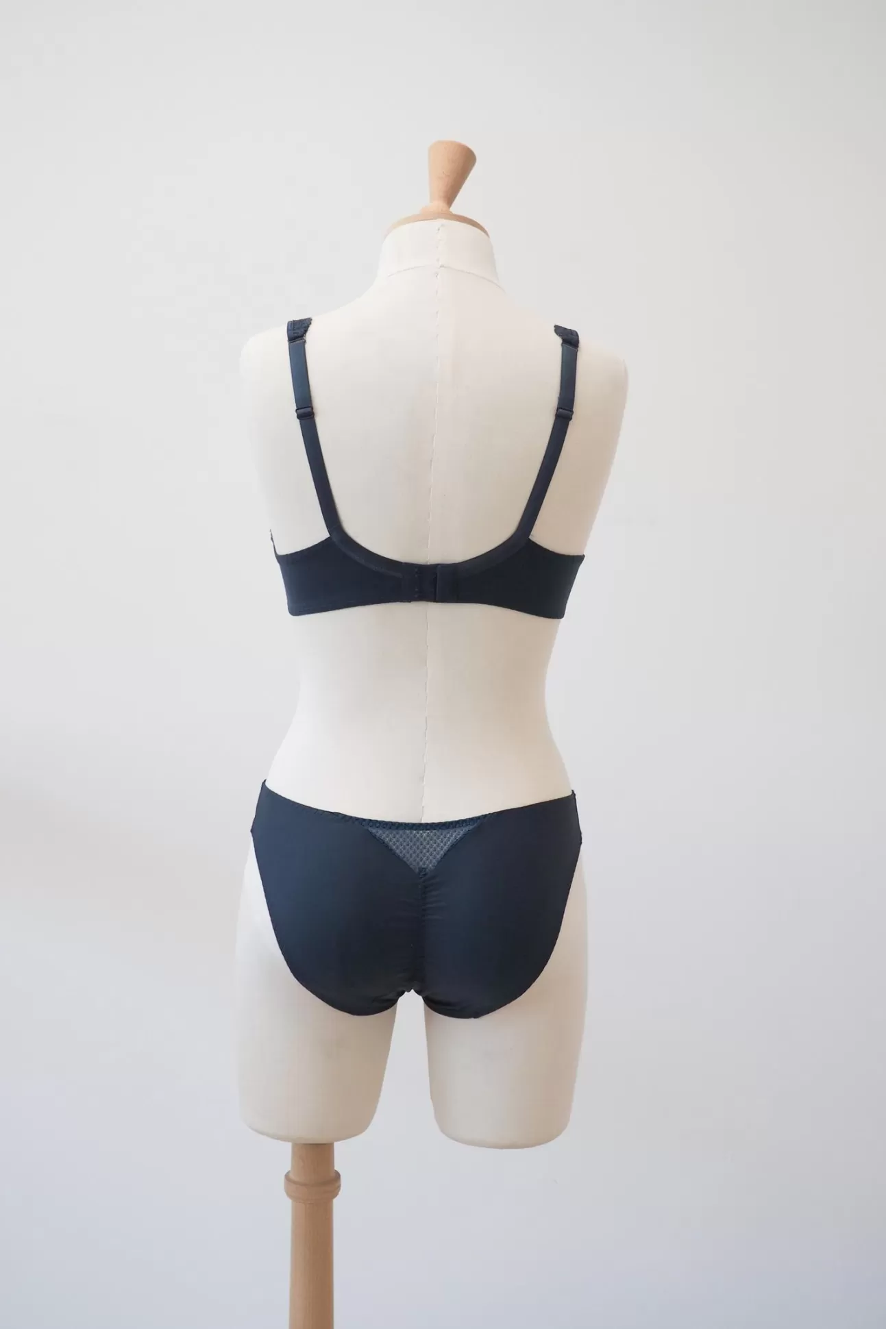 Maison Lejaby Gaby*Soutien-Gorge Balconnet Armatur Grande Taille Bleu Nuit En Dentelle De Calais Nuit Bleue