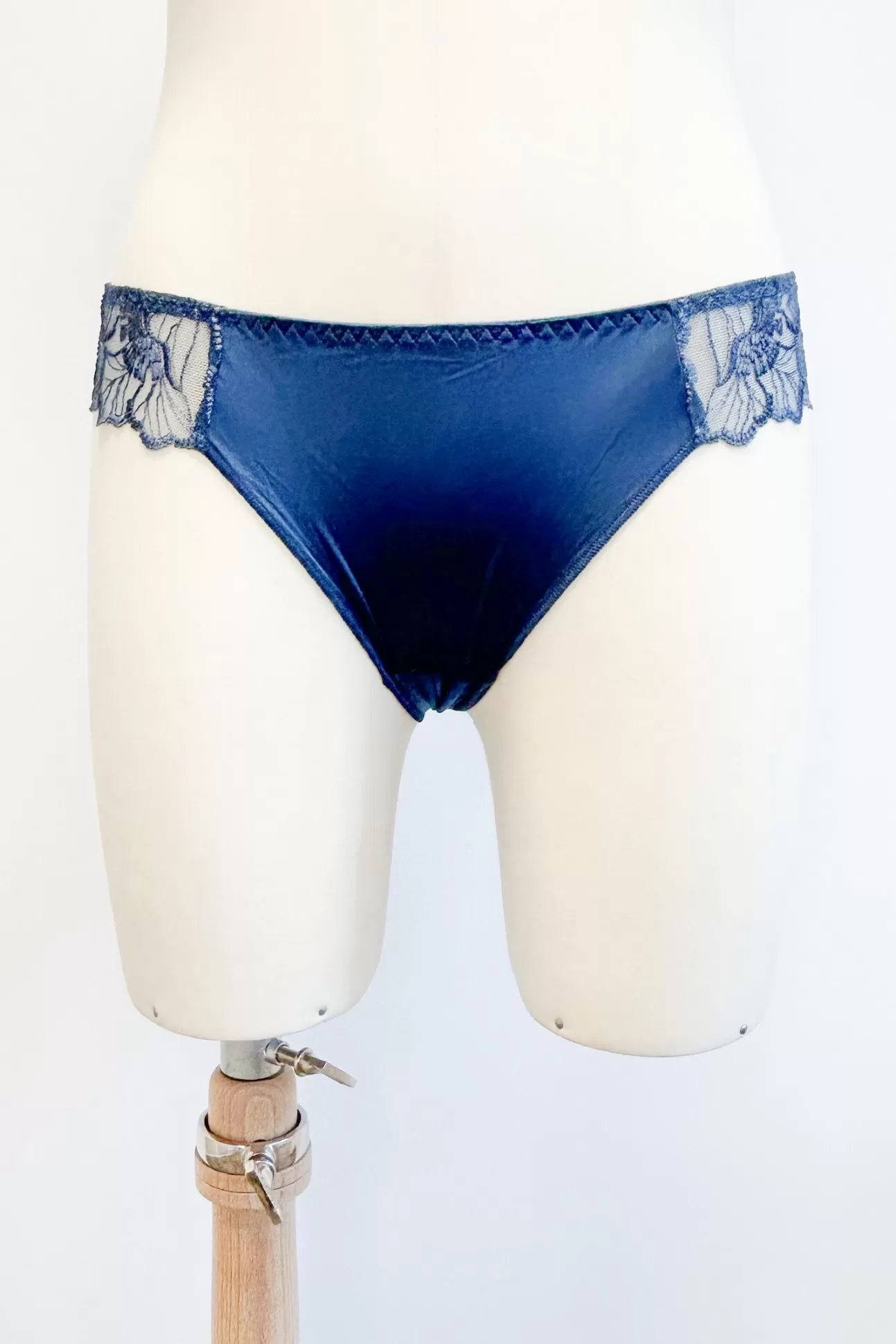 Maison Lejaby Flora*Tanga Taille Haute En Broderie Suisse Bleu Bleu Stone